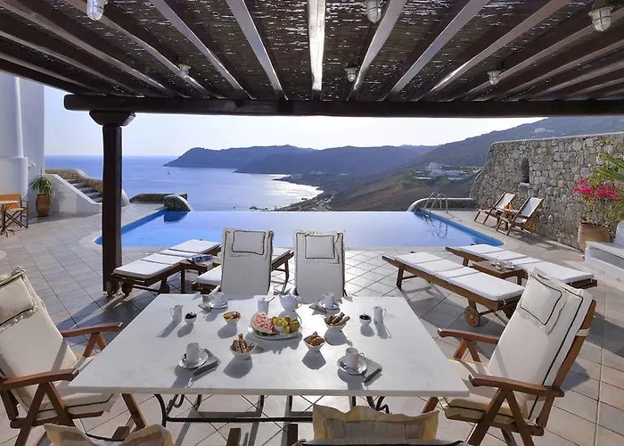 Mykonian Dianthus Villa *